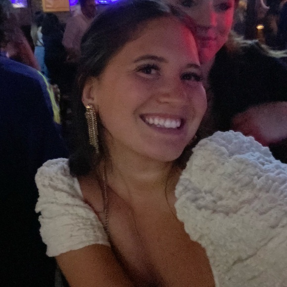 Meet your Posher, Jessica - Picture 9 of 16